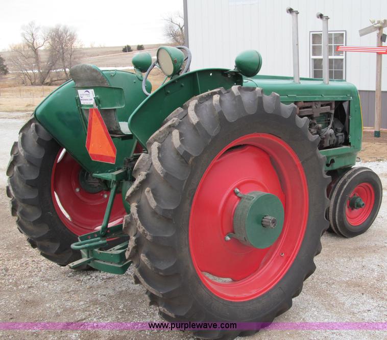 image for item B5097 1940 Oliver 70 row crop tractor