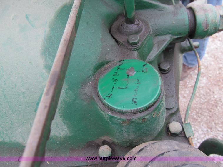 image for item B5097 1940 Oliver 70 row crop tractor