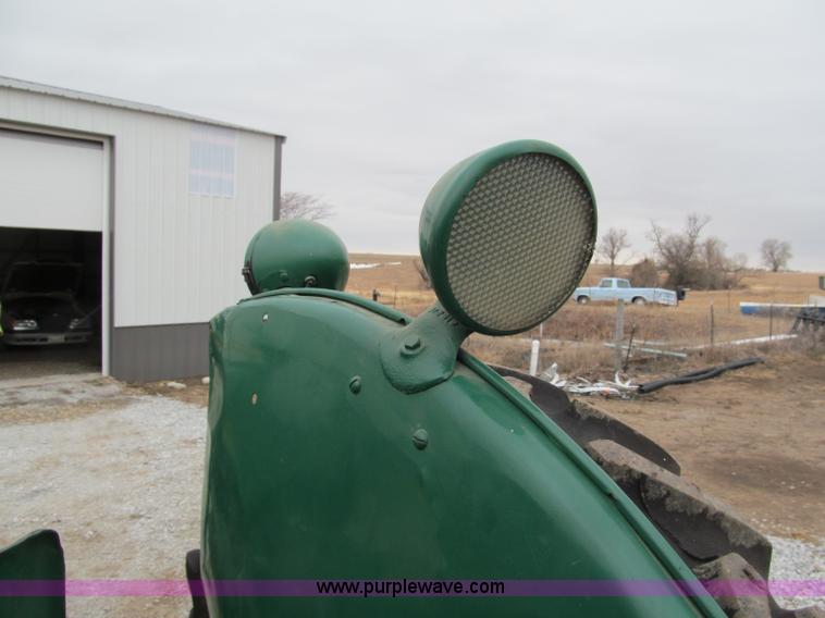 image for item B5097 1940 Oliver 70 row crop tractor