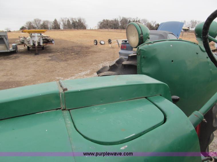 image for item B5097 1940 Oliver 70 row crop tractor