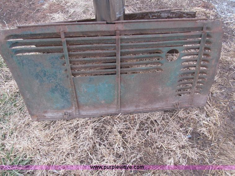 image for item B5097 1940 Oliver 70 row crop tractor