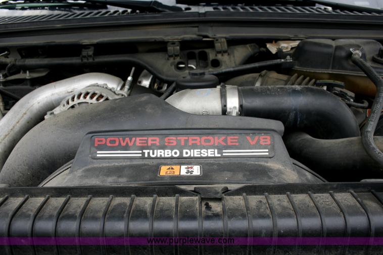 image for item 6067 2006 Ford F350 XL Super Duty cab and chassis