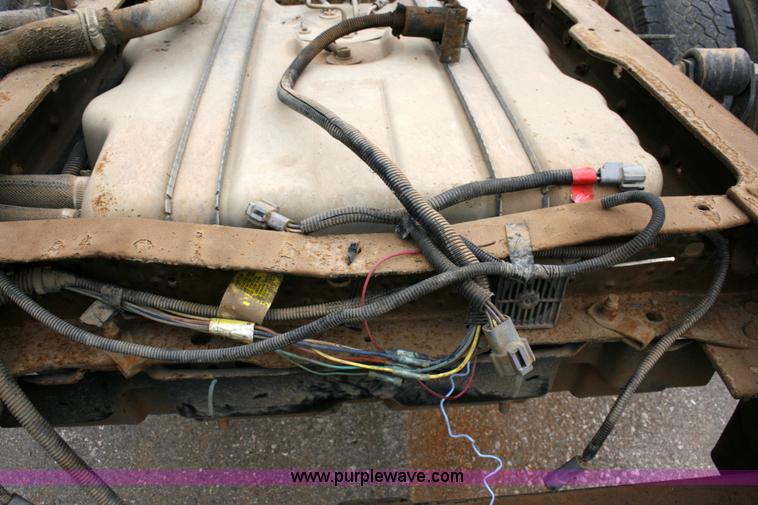 image for item 6067 2006 Ford F350 XL Super Duty cab and chassis