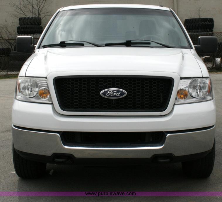 image for item 6069 2005 Ford F150 XLT pickup truck