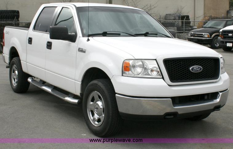image for item 6069 2005 Ford F150 XLT pickup truck