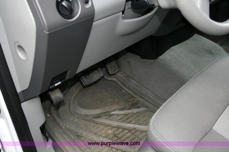 image for item 6069 2005 Ford F150 XLT pickup truck