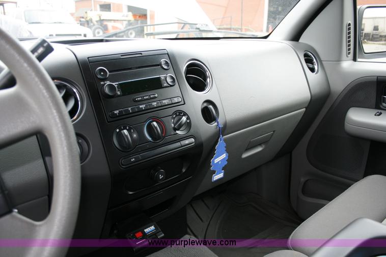 image for item 6069 2005 Ford F150 XLT pickup truck