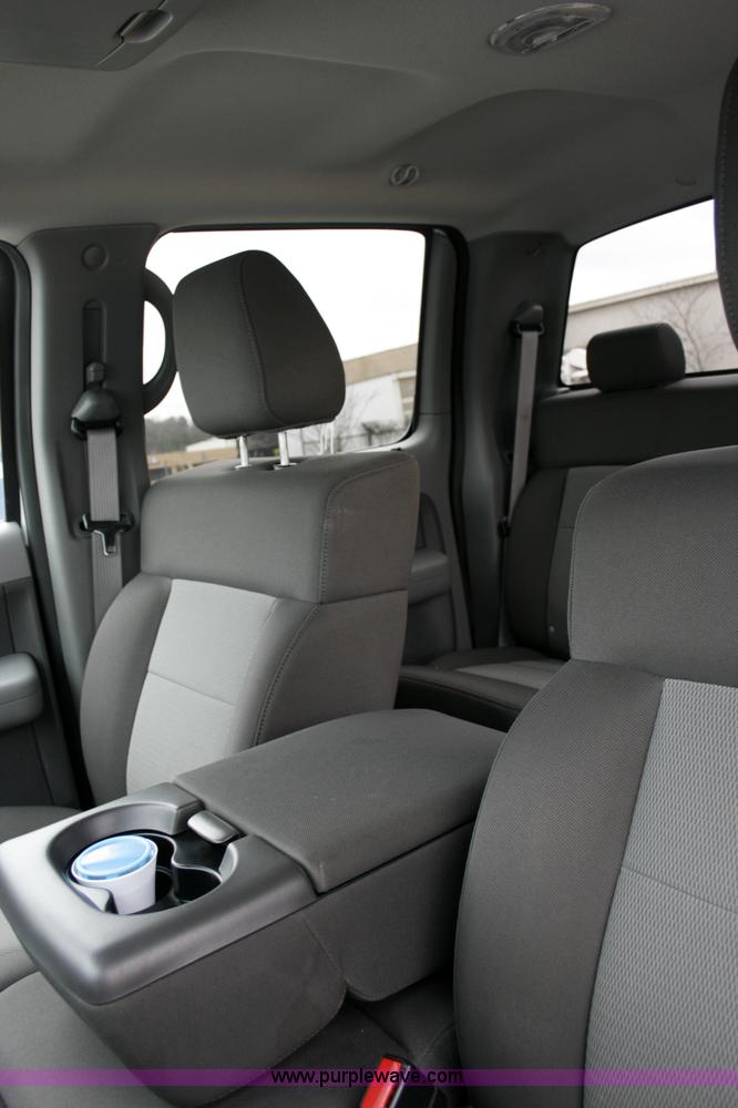 image for item 6069 2005 Ford F150 XLT pickup truck