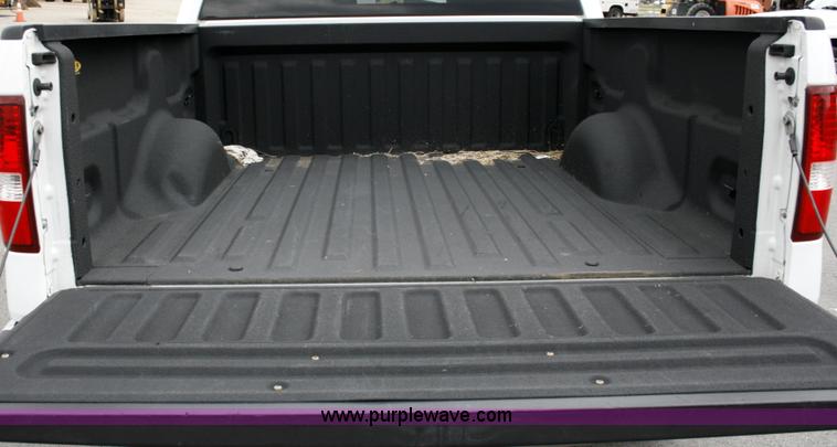 image for item 6069 2005 Ford F150 XLT pickup truck