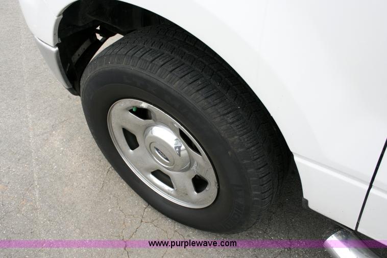 image for item 6069 2005 Ford F150 XLT pickup truck