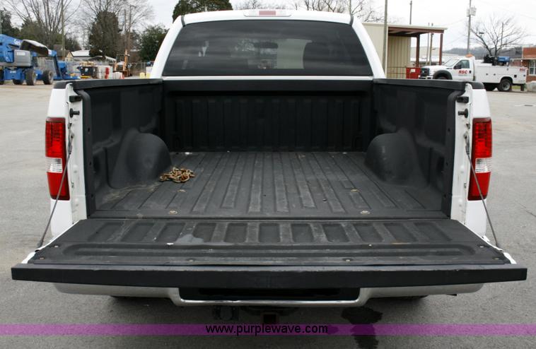 image for item 6070 2006 Ford F150 XLT pickup truck