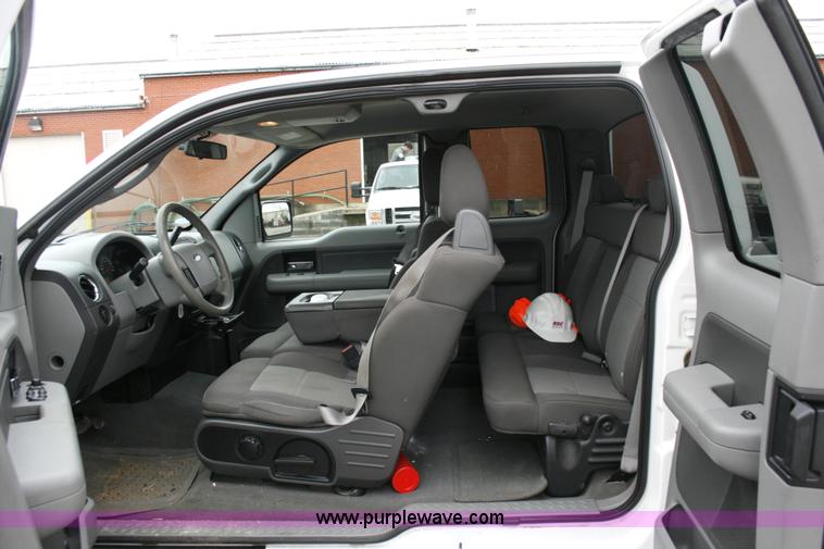 image for item 6070 2006 Ford F150 XLT pickup truck