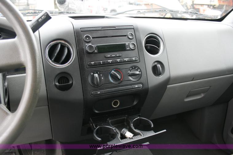 image for item 6070 2006 Ford F150 XLT pickup truck