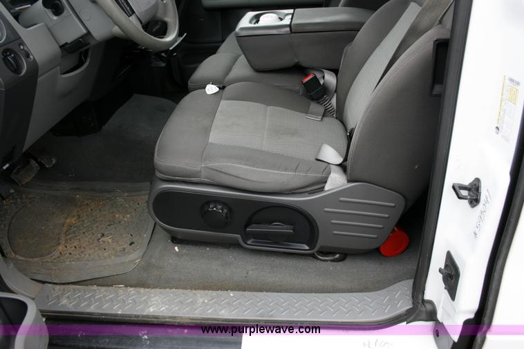 image for item 6070 2006 Ford F150 XLT pickup truck