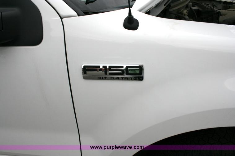 image for item 6070 2006 Ford F150 XLT pickup truck