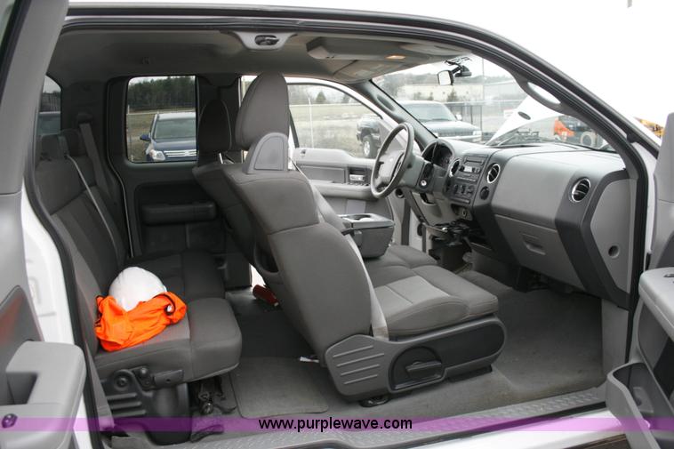 image for item 6070 2006 Ford F150 XLT pickup truck