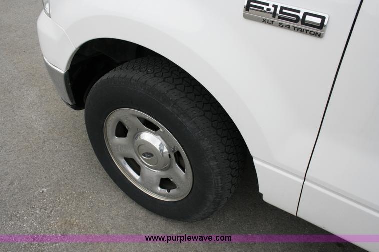 image for item 6070 2006 Ford F150 XLT pickup truck