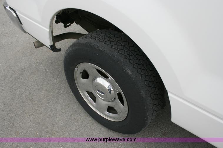 image for item 6070 2006 Ford F150 XLT pickup truck