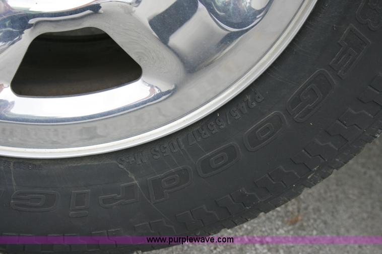 image for item 6070 2006 Ford F150 XLT pickup truck