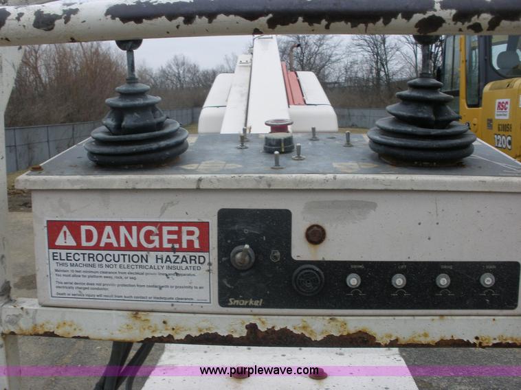 image for item A1864 2000 Snorkel TB60 boom lift