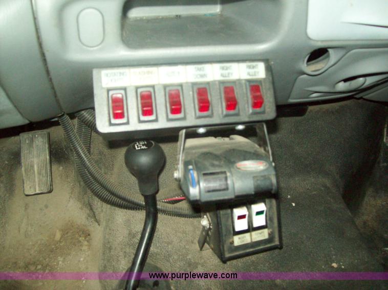 image for item A1865 2004 Ford F350 Super Duty service truck