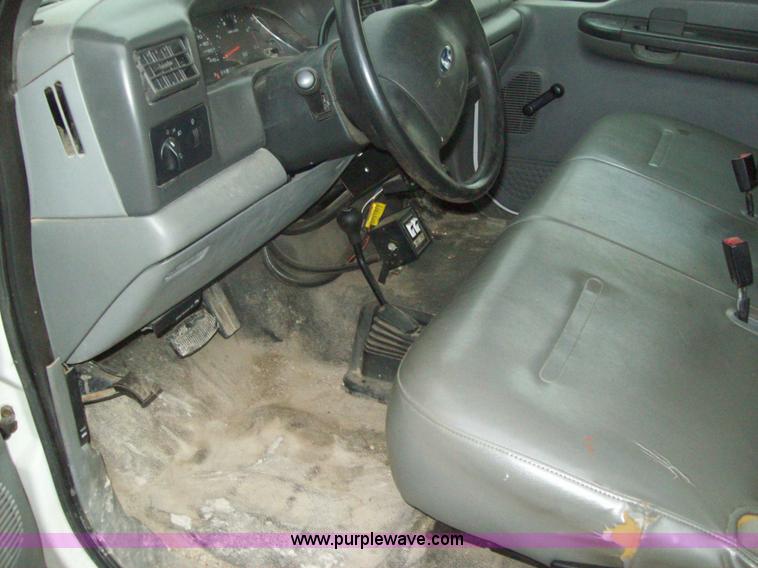 image for item A1865 2004 Ford F350 Super Duty service truck