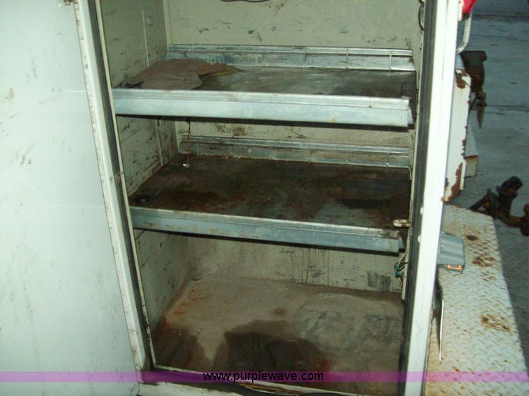 image for item A1865 2004 Ford F350 Super Duty service truck