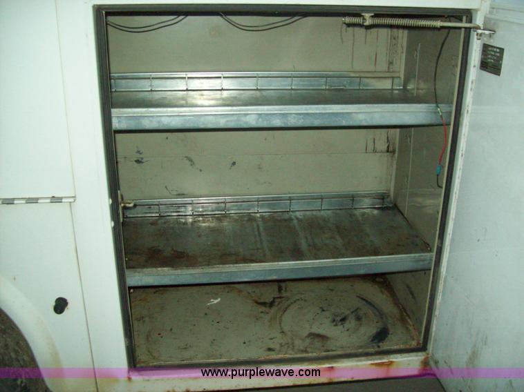 image for item A1865 2004 Ford F350 Super Duty service truck