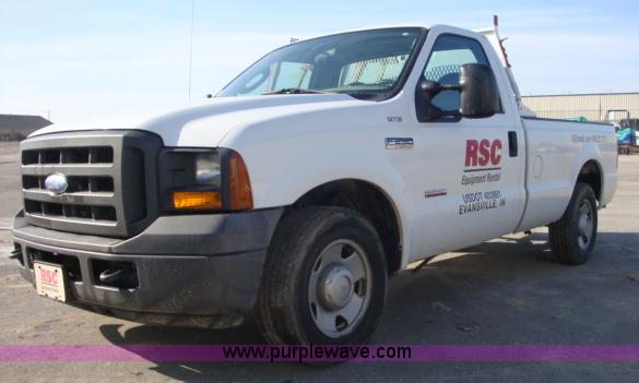 image for item A1867 2005 Ford F250 XLT Super Duty pickup truck