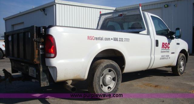 image for item A1867 2005 Ford F250 XLT Super Duty pickup truck