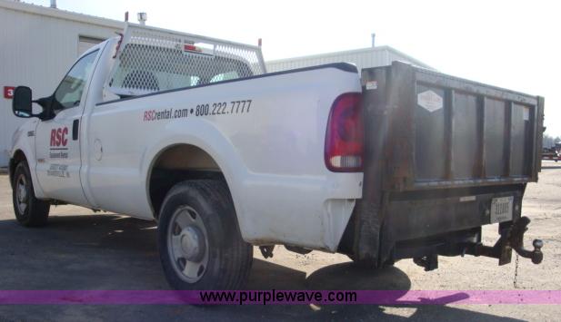 image for item A1867 2005 Ford F250 XLT Super Duty pickup truck