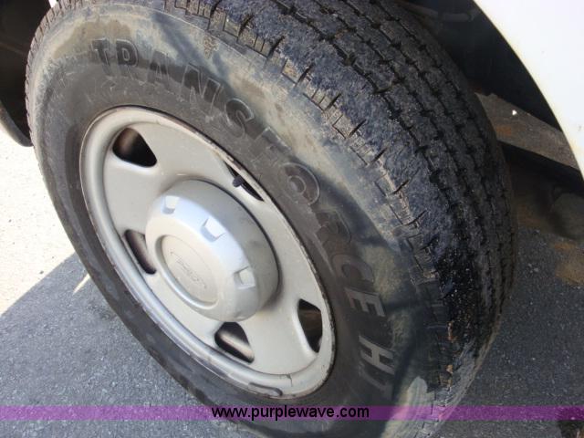 image for item A1867 2005 Ford F250 XLT Super Duty pickup truck