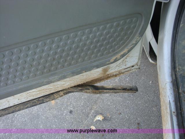 image for item A1867 2005 Ford F250 XLT Super Duty pickup truck