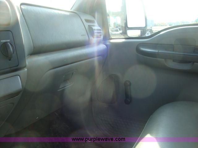 image for item A1867 2005 Ford F250 XLT Super Duty pickup truck