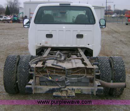 image for item A1869 2006 Ford F350 XL 4x2 truck cab and chassis
