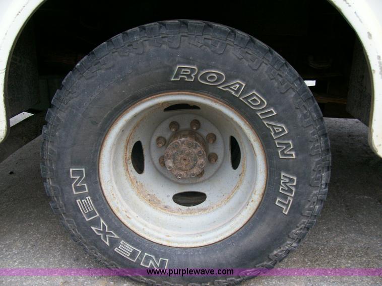 image for item A1874 2004 Ford F350 XL Super Duty service truck