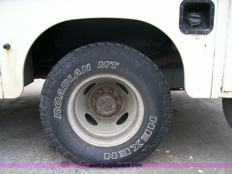 image for item A1874 2004 Ford F350 XL Super Duty service truck