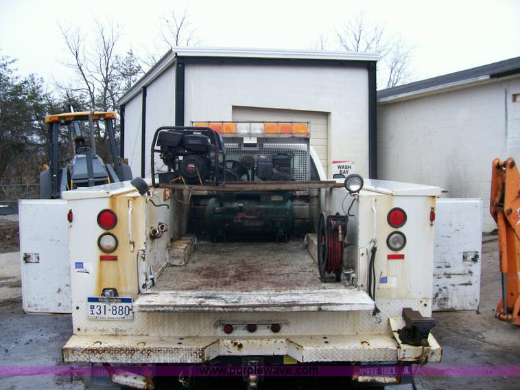 image for item A1874 2004 Ford F350 XL Super Duty service truck