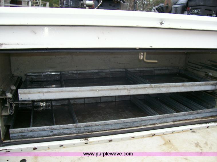 image for item A1874 2004 Ford F350 XL Super Duty service truck