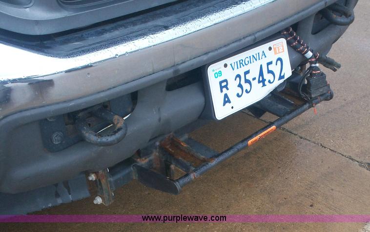 image for item A1876 2004 Ford F450 XLD flatbed truck