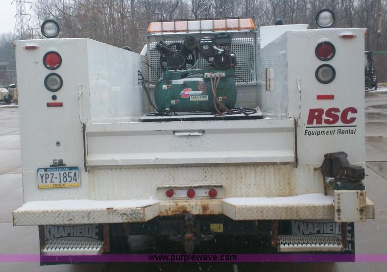 image for item A1877 2004 Ford F550 Super Duty service truck