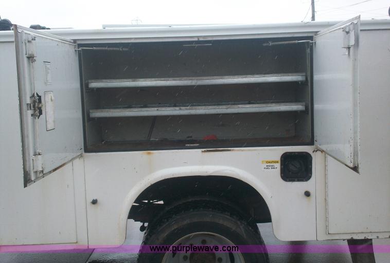 image for item A1877 2004 Ford F550 Super Duty service truck