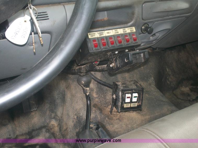 image for item A1877 2004 Ford F550 Super Duty service truck