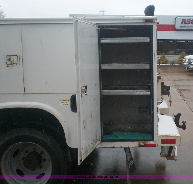 image for item A1877 2004 Ford F550 Super Duty service truck