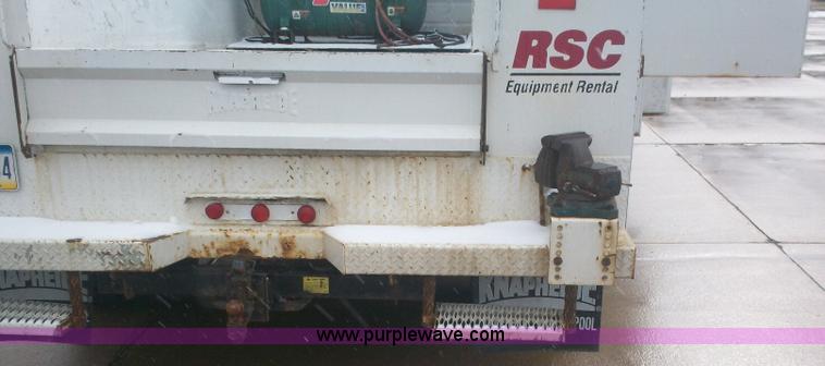 image for item A1877 2004 Ford F550 Super Duty service truck