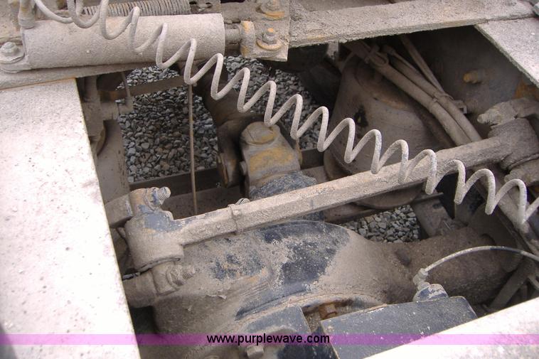 image for item A1878 2006 Freightliner Columbia-TA semi truck