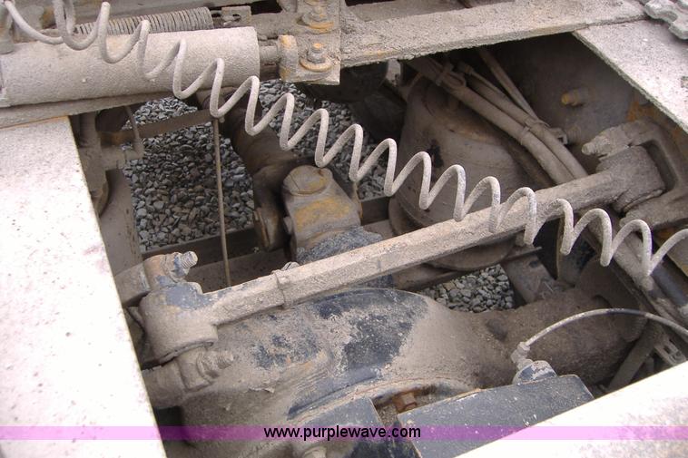 image for item A1878 2006 Freightliner Columbia-TA semi truck