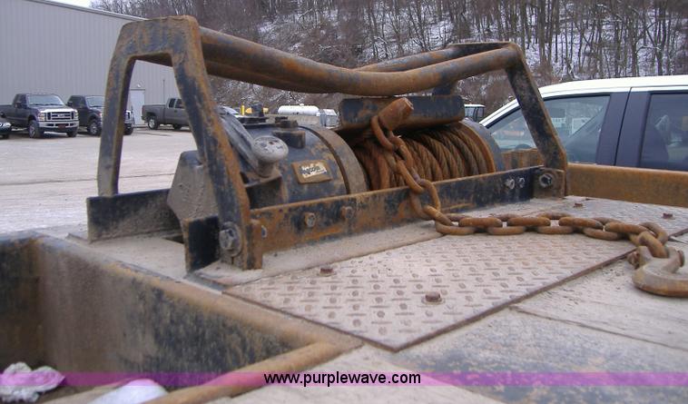 image for item A1879 2005 Ledwell 48' tandem axle hydratail tilt bed trailer