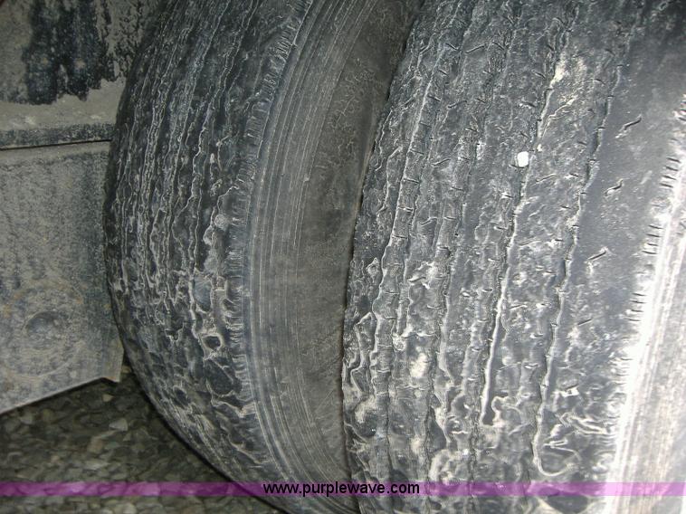 image for item A1879 2005 Ledwell 48' tandem axle hydratail tilt bed trailer