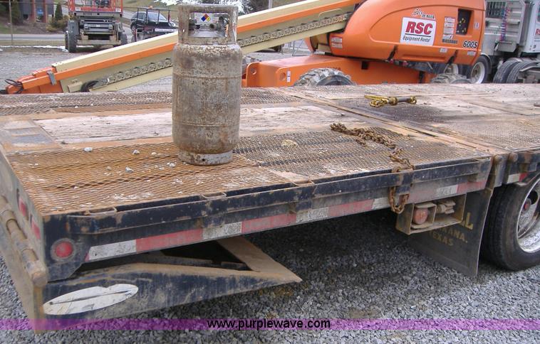 image for item A1879 2005 Ledwell 48' tandem axle hydratail tilt bed trailer